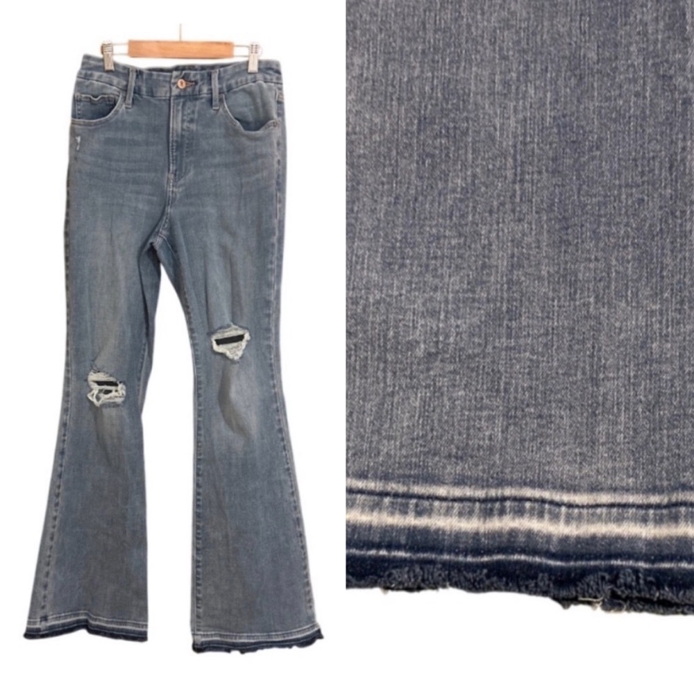 Express Distressed High Rise Ultra Hyper Stretch Flare Jeans - Size M 6/8